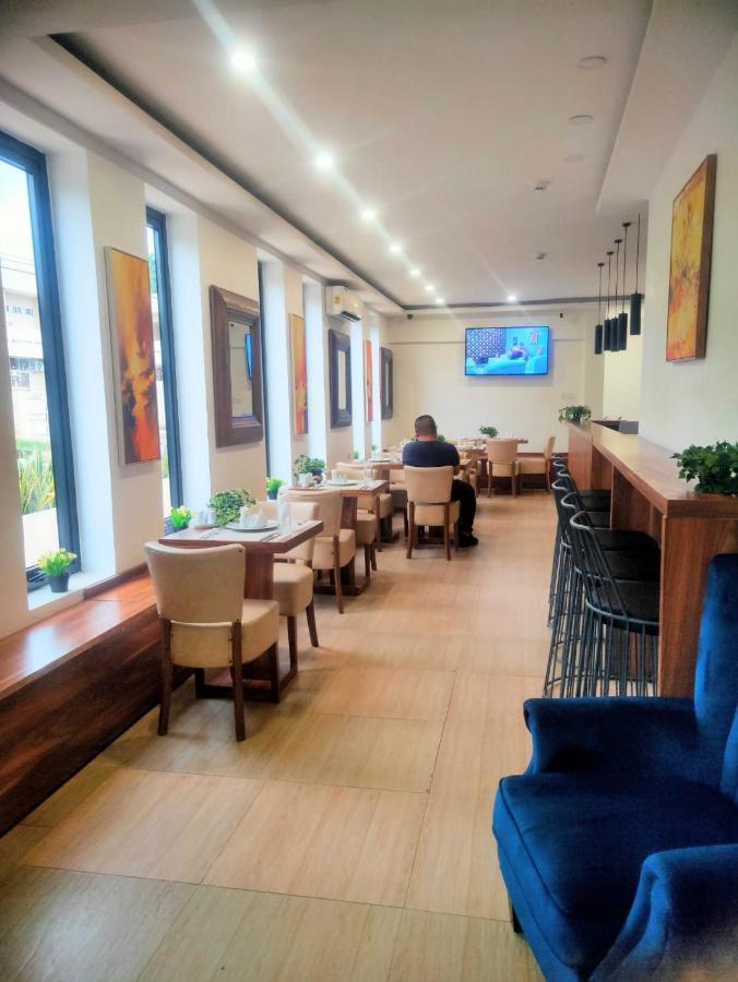 The Cabin Hotel 아크라 외부 사진